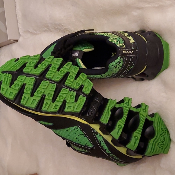 Winter Edition Reebok Zigtech Zigkick Trail Shoes 1.0 M6.5/UK6/EU38.5 main image 8